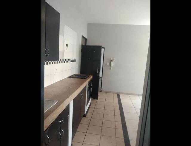 2 BEDROOM PROPERTY TO RENT IN BRAAMFONTEIN